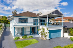 House plus Apartment Water Views and Walk to the Beach